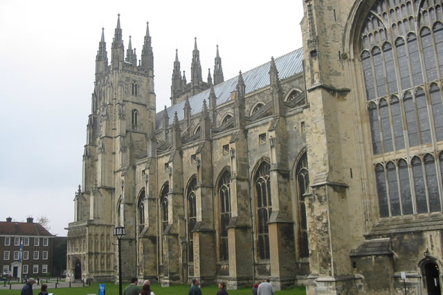 Canterbury Guided Day Tours From London Including Leeds Castle