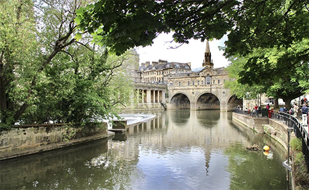 Bath Pulteney Bridge and weir